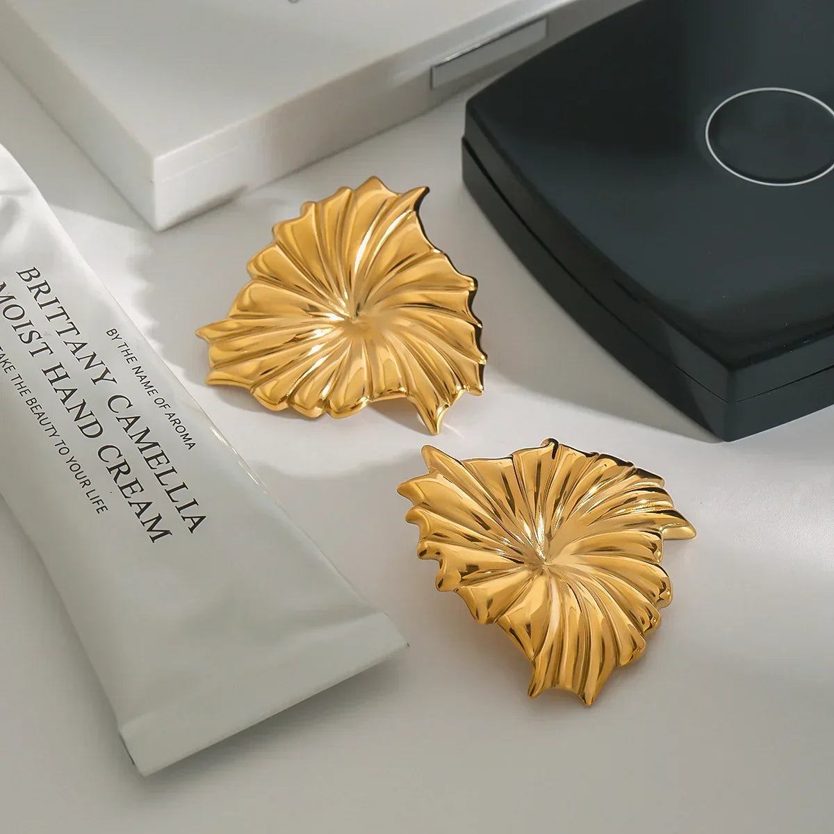 [Echo Fine]Rafaela Sculpted Petal Gold Earrings