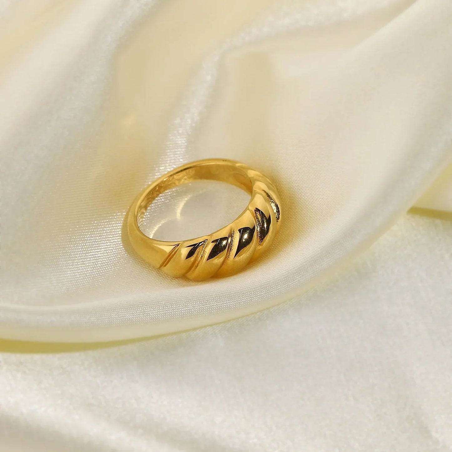 [Echo Fine]Amaia Gold Croissant Ring