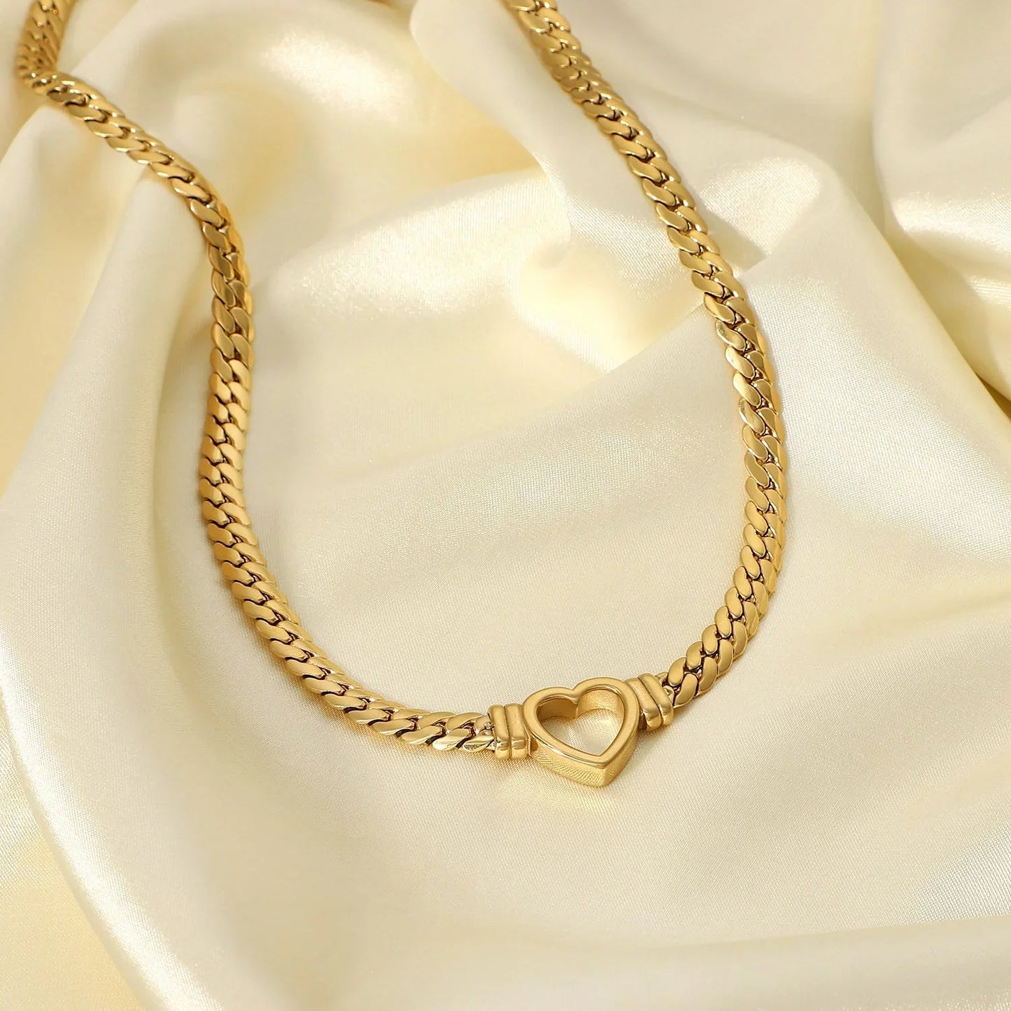 [Echo Fine]Vali Heart Choker