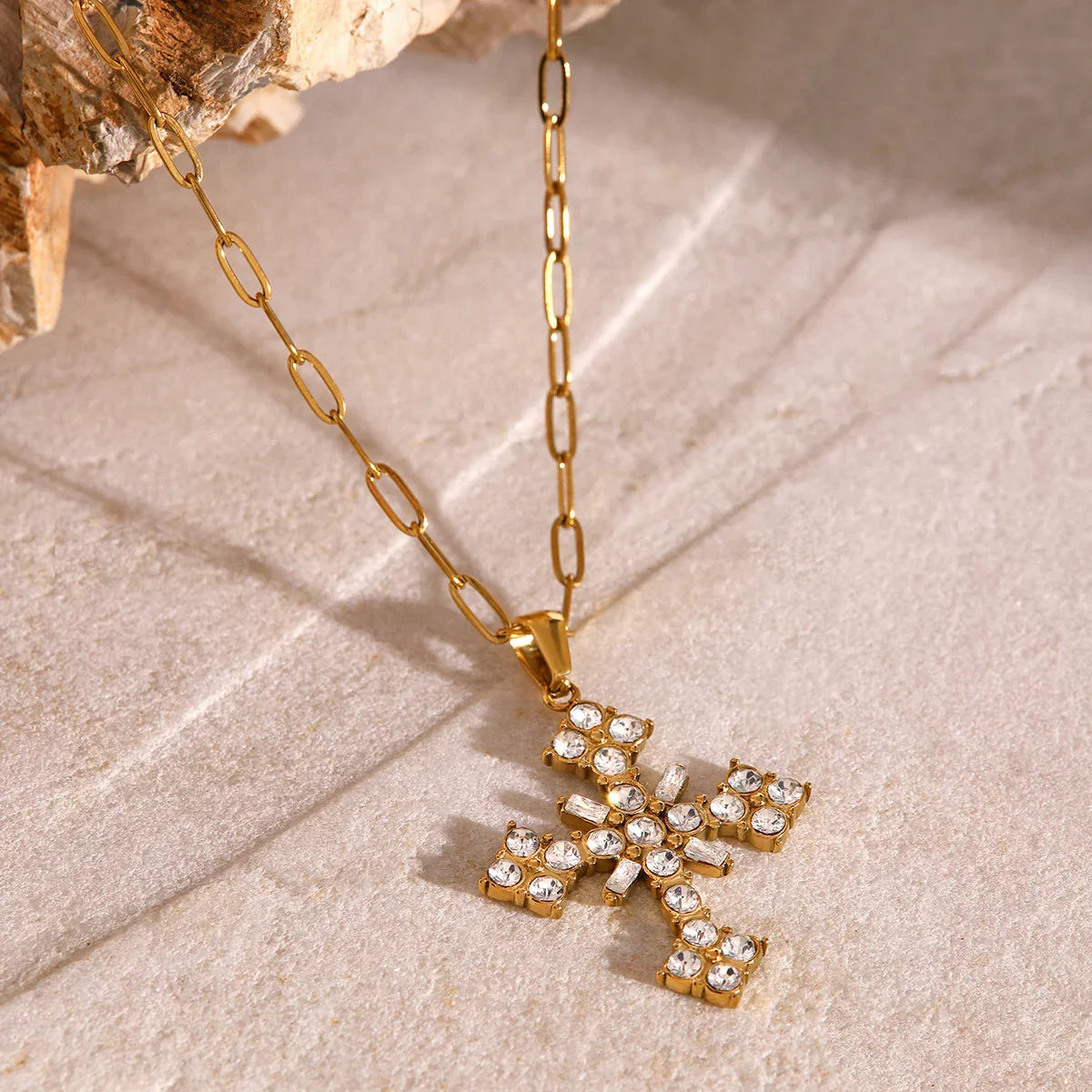 [Echo Fine]Divina Crystal Cross Necklace
