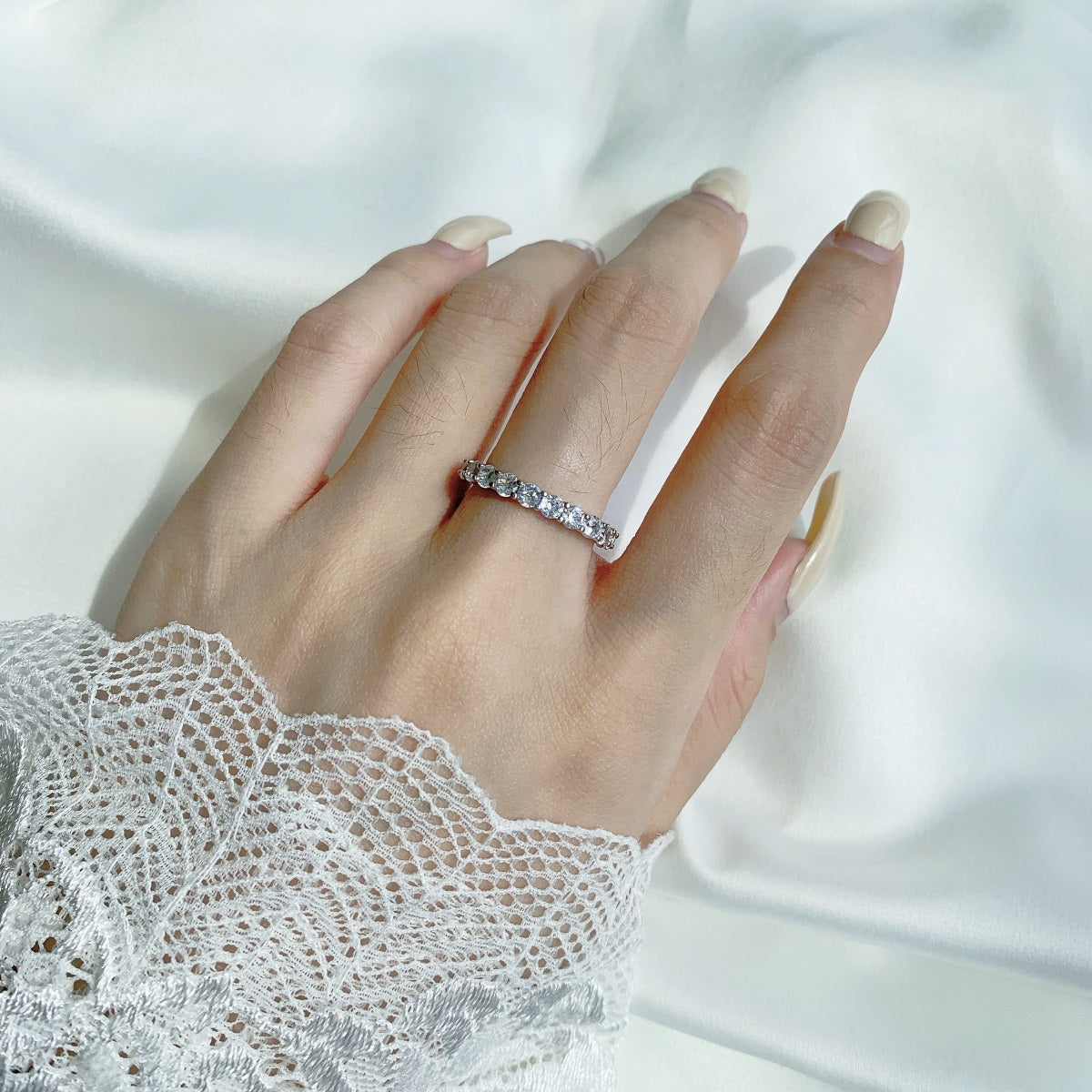 [ECHO ]Sparkling Round Cut Tennis Ring
