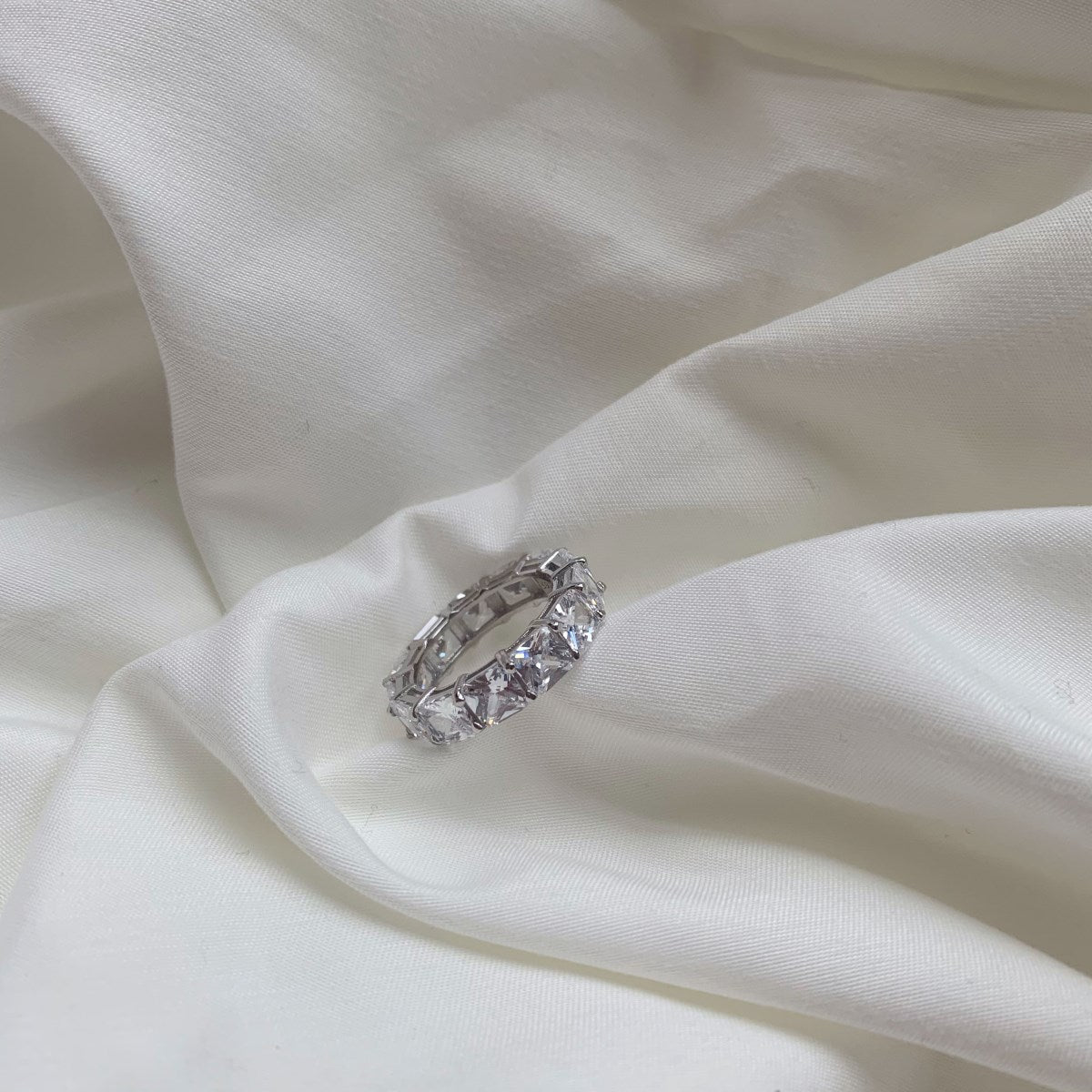 [ECHO ]Elegant Princess Cut Tennis Ring