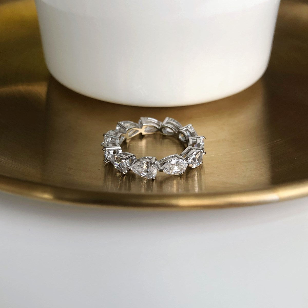 [ECHO ]Exquisite Pear Cut Tennis Ring