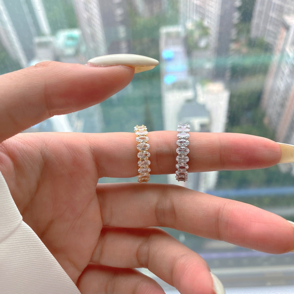 [ECHO ]Ornate Oval Cut Tennis Ring