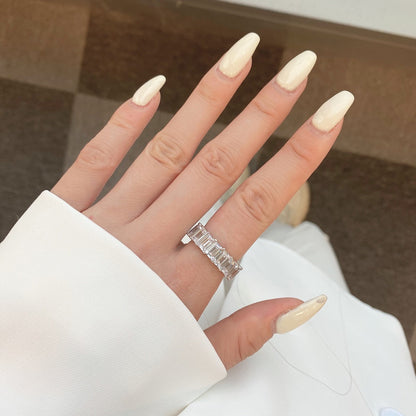 [ECHO ]0.75 Carat Elegant Emerald Cut Tennis Ring