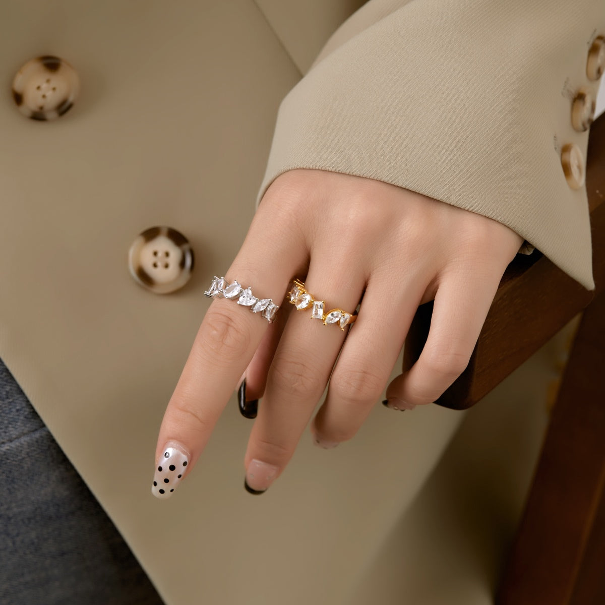 [ECHO ]Delicate Multi Cut Ring
