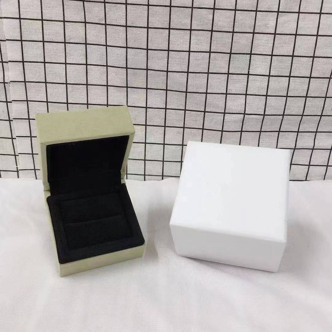 [ECHO] VA CLOVER BOX GIFT BAG