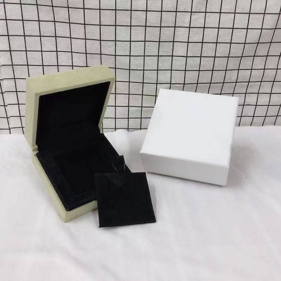 [ECHO] VA CLOVER BOX GIFT BAG