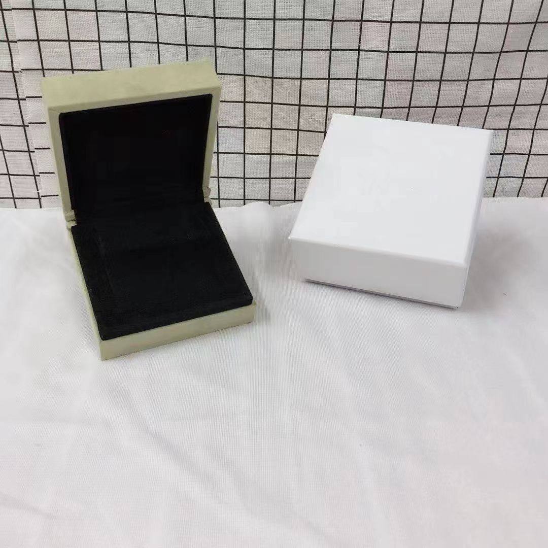[ECHO] VA CLOVER BOX GIFT BAG