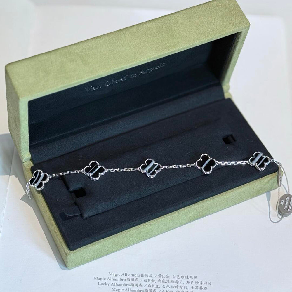 [ECHO ]CLOVER 5 MOTIF VEINED ONYX BRACELET SILVER