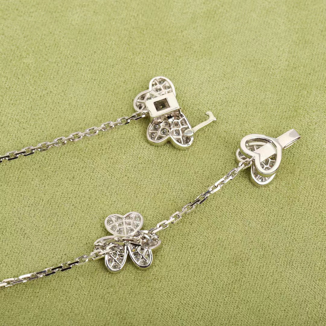 [ECHO ]FRIVOLE SILVER 9 FLOWERS NECKLACE