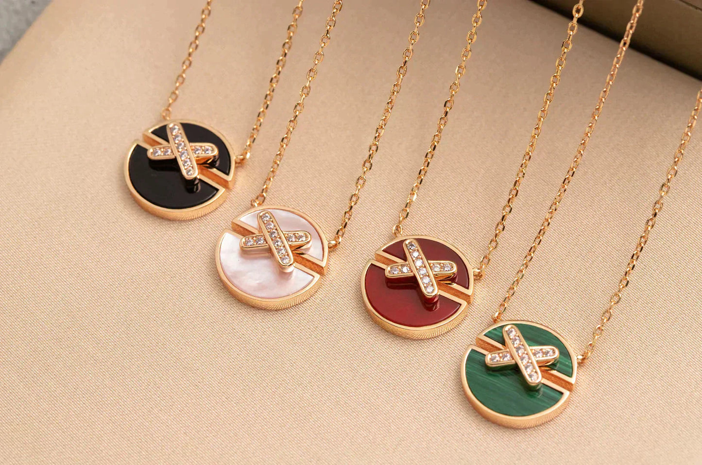 [ECHO ]JEUX DE ROSE GOLD DIAMOND NECKLACE