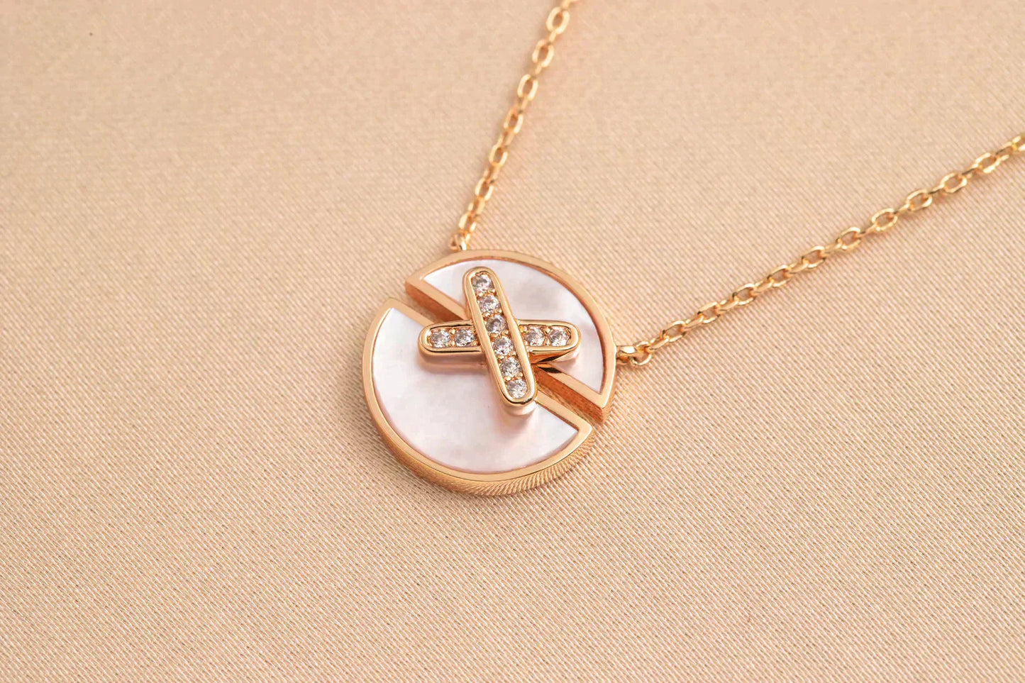 [ECHO ]JEUX DE ROSE GOLD DIAMOND NECKLACE