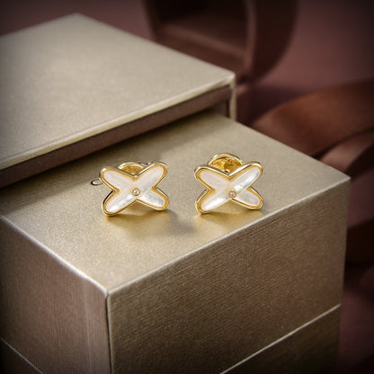 [ECHO ]JEUX DE WHITE MOP GOLD DIAMOND EARRINGS