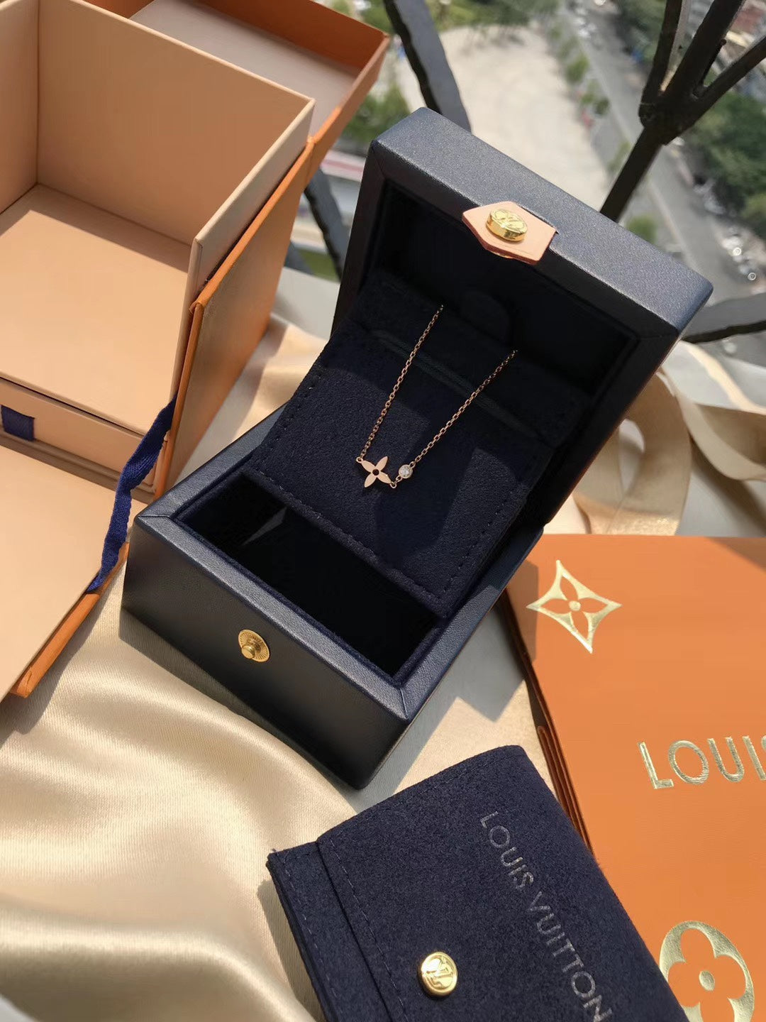 [ECHO ]BLOSSOM PENDANT PINK GOLD AND DIAMOND
