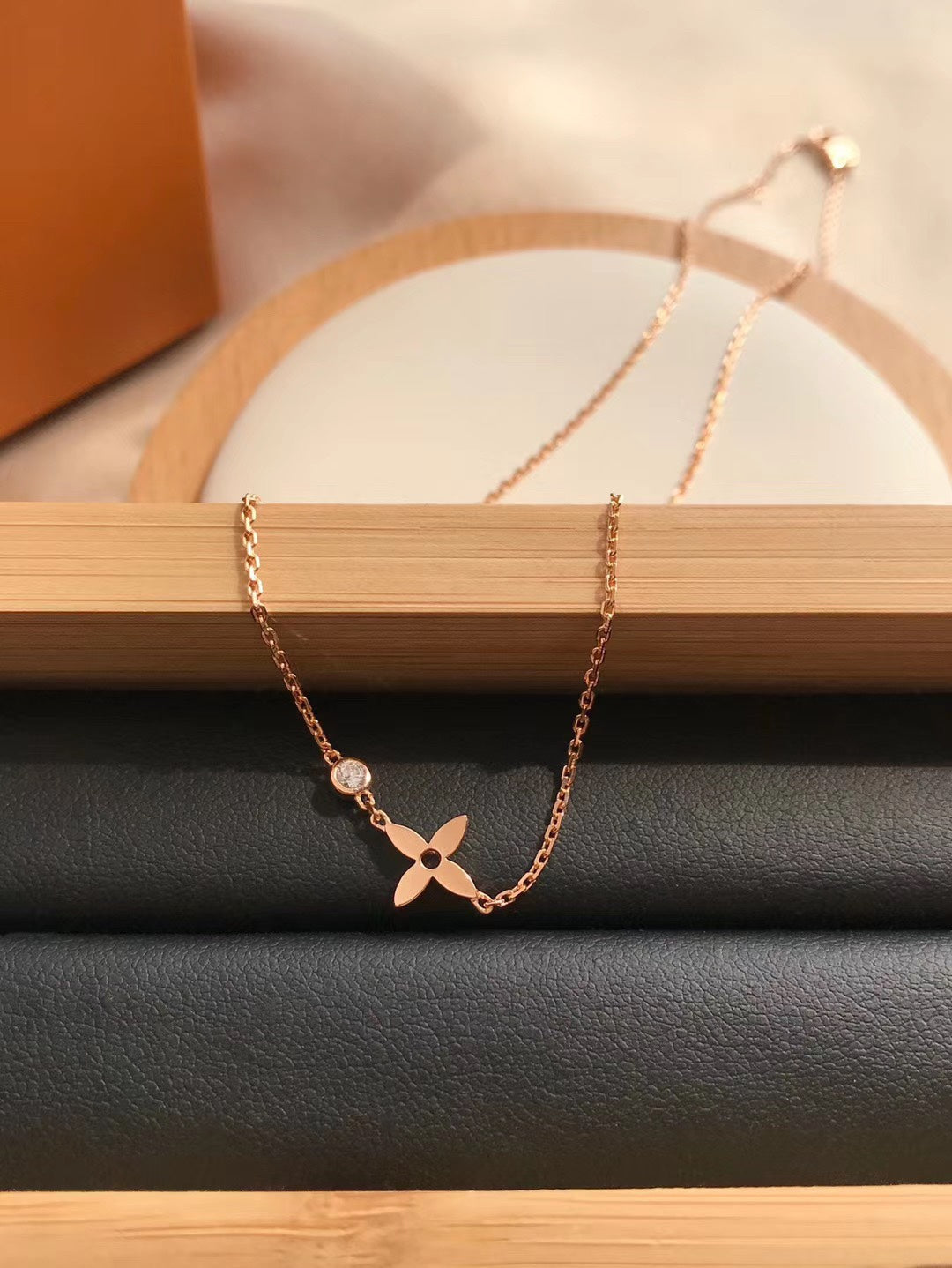 [ECHO ]BLOSSOM PENDANT PINK GOLD AND DIAMOND