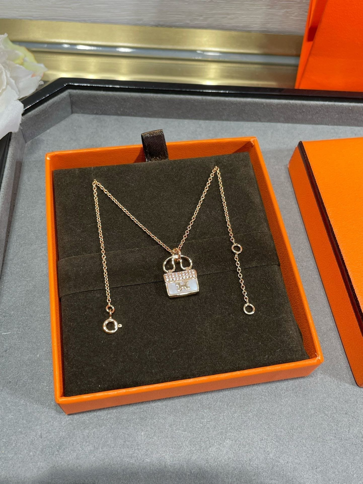 [ECHO ]H CIRCE MOISSANITE PENDANT NECKLACE GOLD