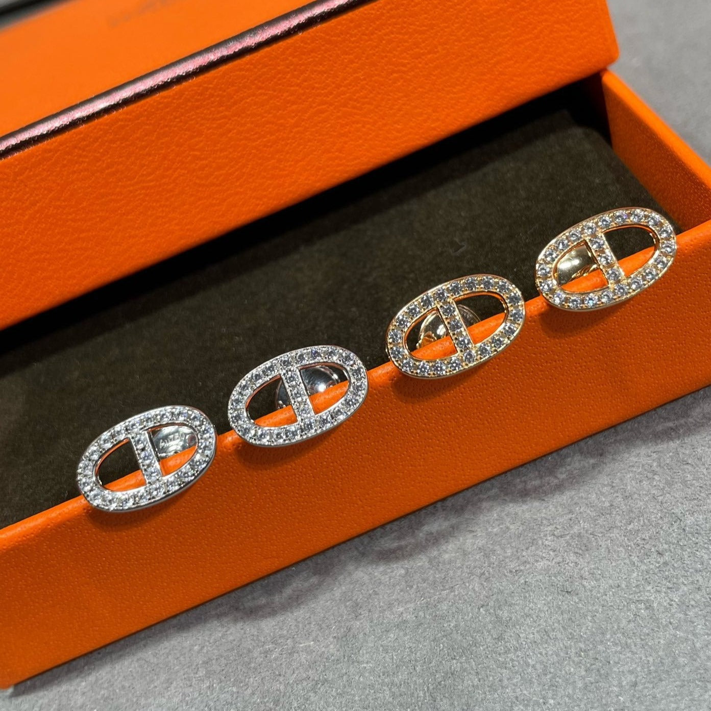 [ECHO ]HM FULL DIAMOND PIG NOSE STUD EARRINGS