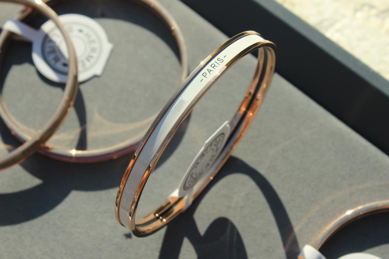 [ECHO ]HM UNI BANGLE BAG