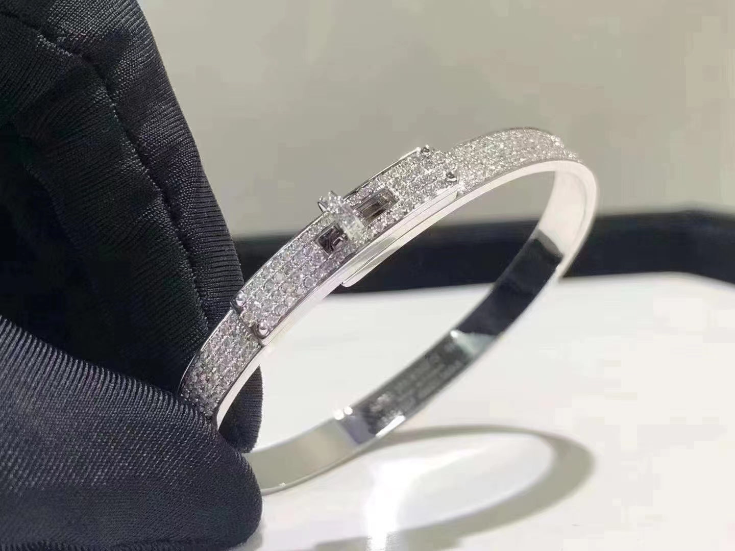 [ECHO ]HM KELLY BRACELET IN SILVER AND FULL PAVE DIAMOND