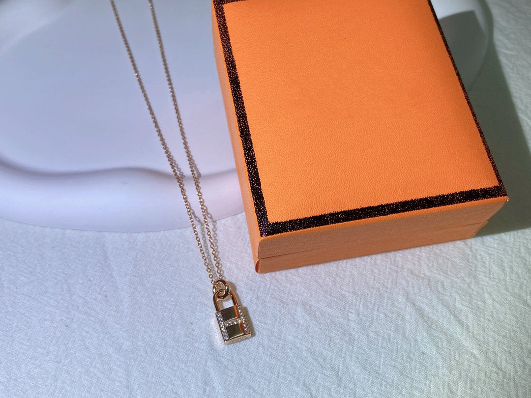 [ECHO ]HM ADVANCED NICHE LOCK HEAD NECKLACE DIAMONDS