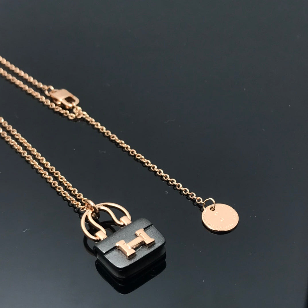 [ECHO ]WOMEN'S HM AMULETTES CONSTANCE PENDANT NECKLACE