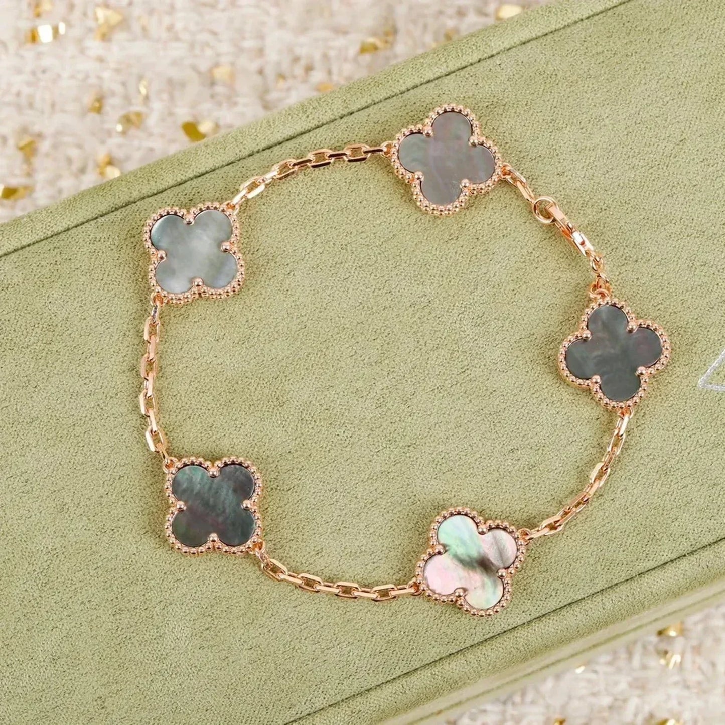[ECHO ] CLOVER 5 MOTIF GRAY MOP BRACELET COLLECTION