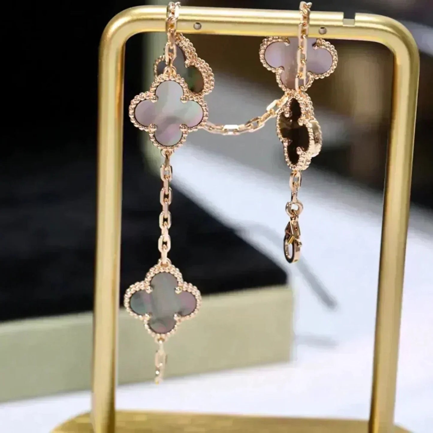 [ECHO ] CLOVER 5 MOTIF GRAY MOP BRACELET COLLECTION