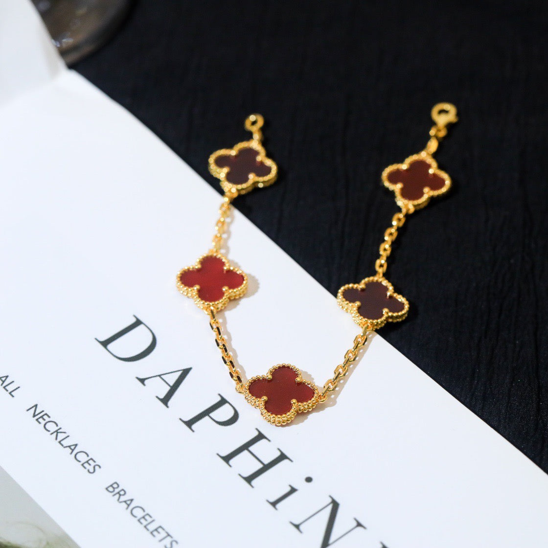 [ECHO ]CLOVER 5 MOTIFS RED AGATE  BRACELET