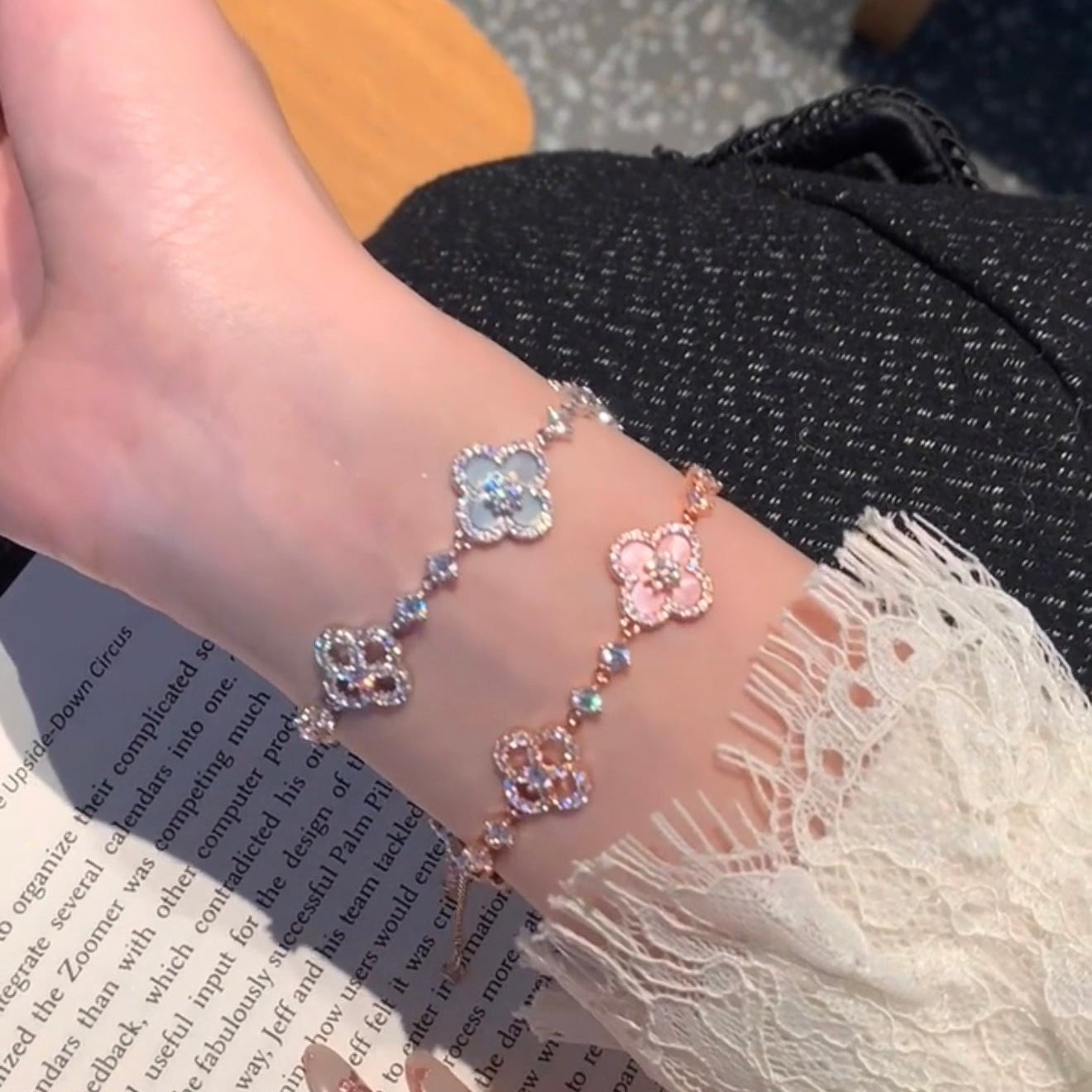 [ECHO ]CLOVER 5 MOTIF PINK BLUE RED WHITE BRACELET