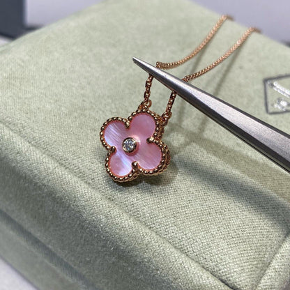 [ECHO ]CLOVER 15MM DIAMOND PINK MOP NECKLACE