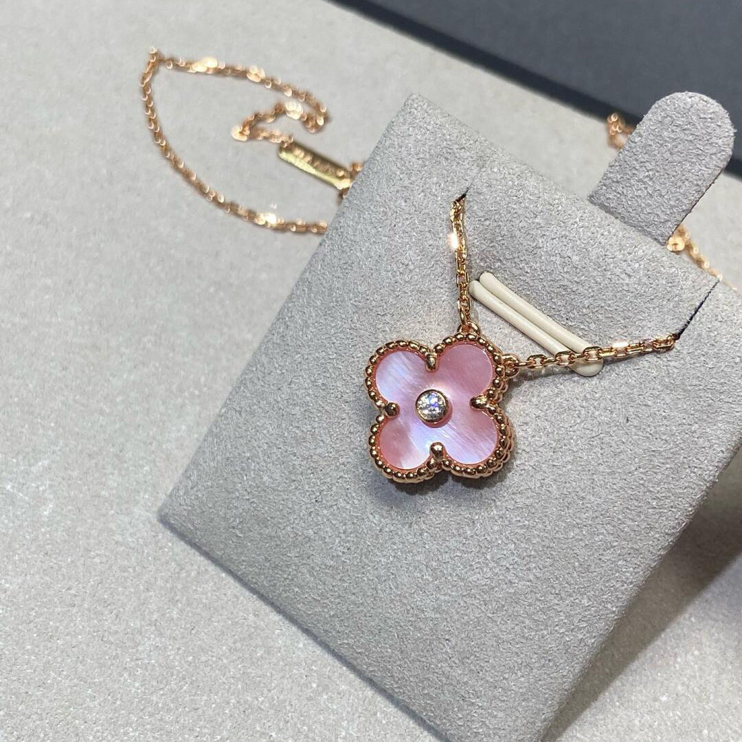[ECHO ]CLOVER 15MM DIAMOND PINK MOP NECKLACE