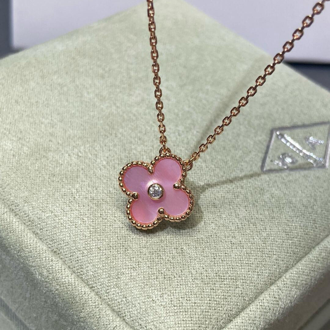 [ECHO ]CLOVER 15MM DIAMOND PINK MOP NECKLACE