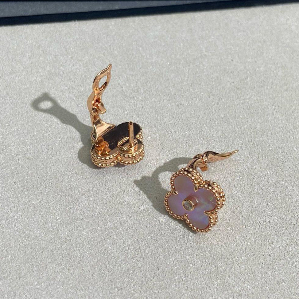 [ECHO ]CLOVER MEDIUM 1 DIAMOND PINK EARRINGS