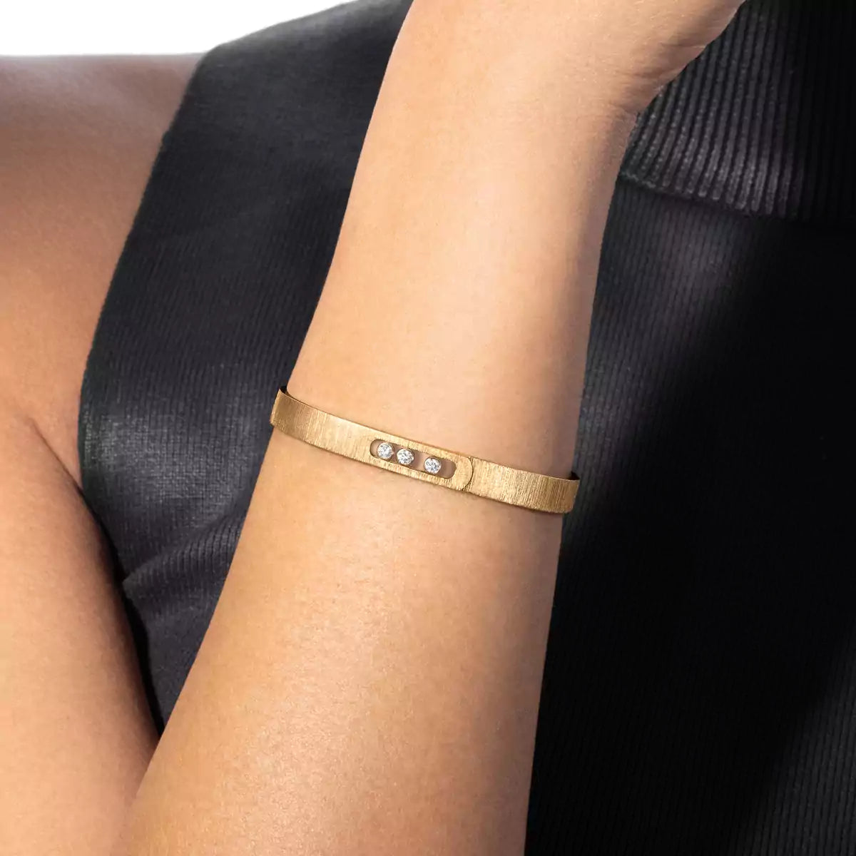 [ECHO]Move Noa Ciselé bangle