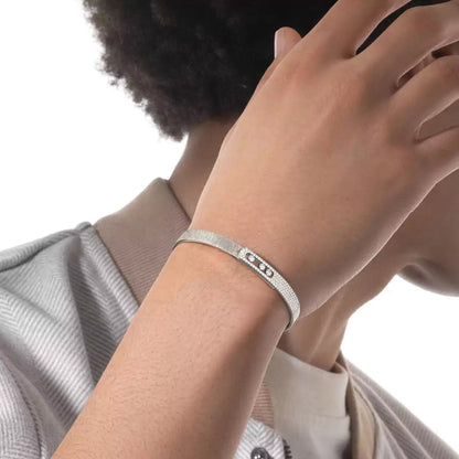 [ECHO]Move Noa Ciselé half pavé bangle