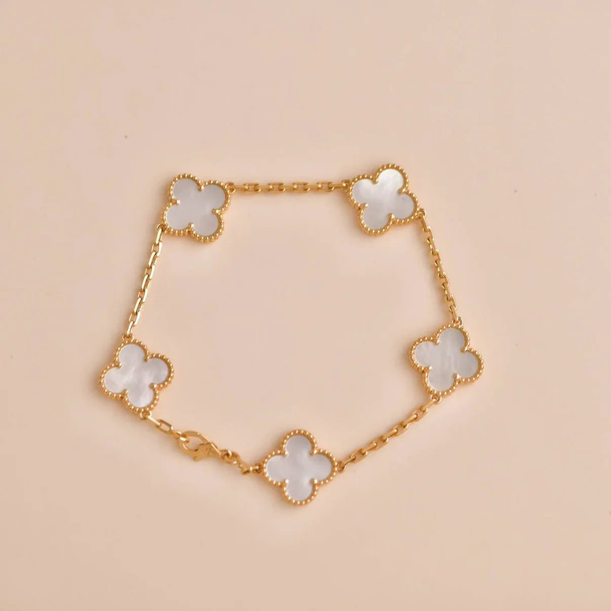[ECHO ]CLOVER WHITE PEARL MOP 5 MOTIF BRACELET COLLECTION