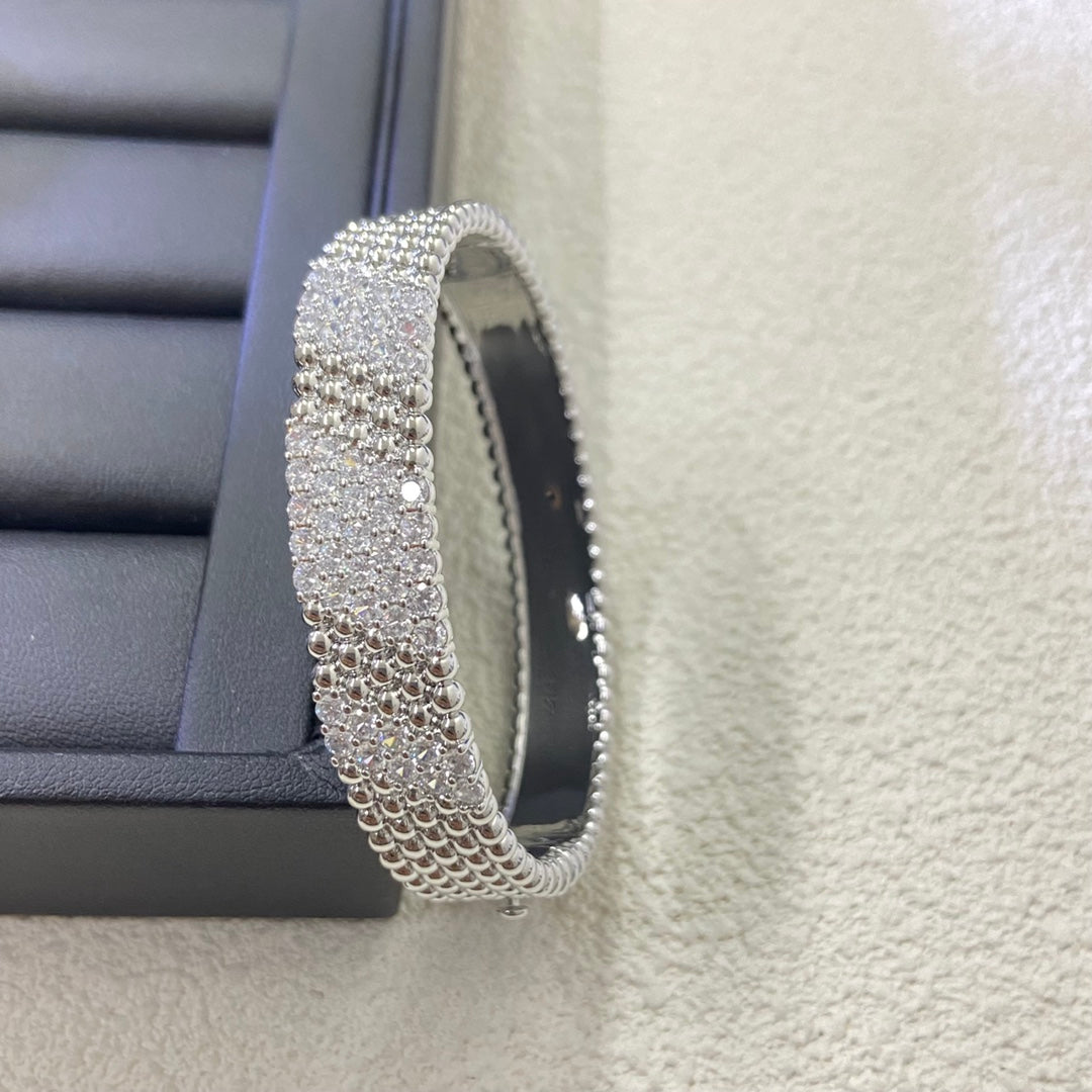 [ECHO]  FIVE-ROW DIAMOND BRACELET