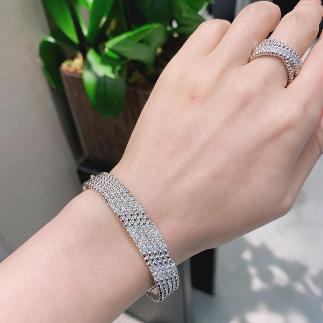 [ECHO]  FIVE-ROW DIAMOND BRACELET