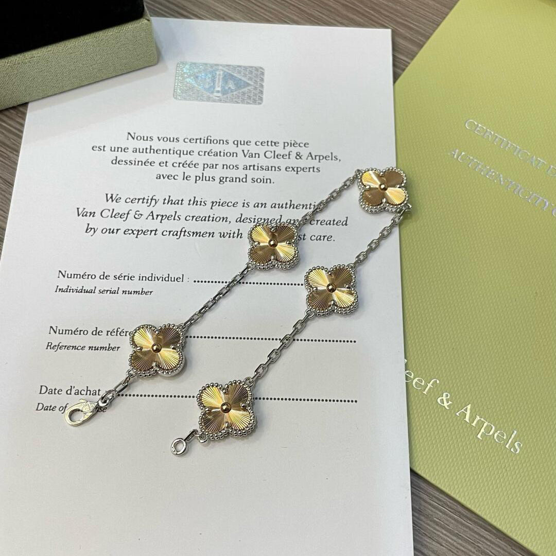 [ECHO ]CLOVER  5 MOTIFS  CHRISTMAS LIMITED EDITION BRACELET