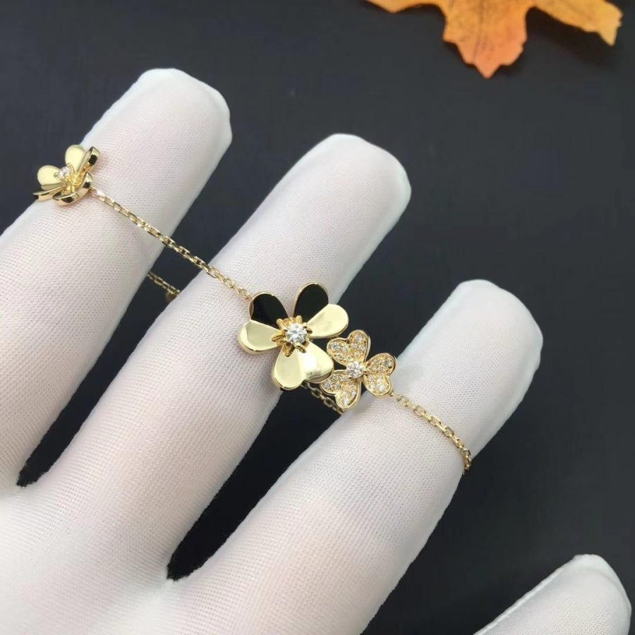 [ECHO ]FRIVOLE GOLD 5 FLOWERS BRACELET