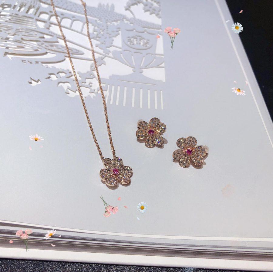 [ECHO ]FRIVOLE ROSE GOLD FLOWER DIAMOND NECKLACE