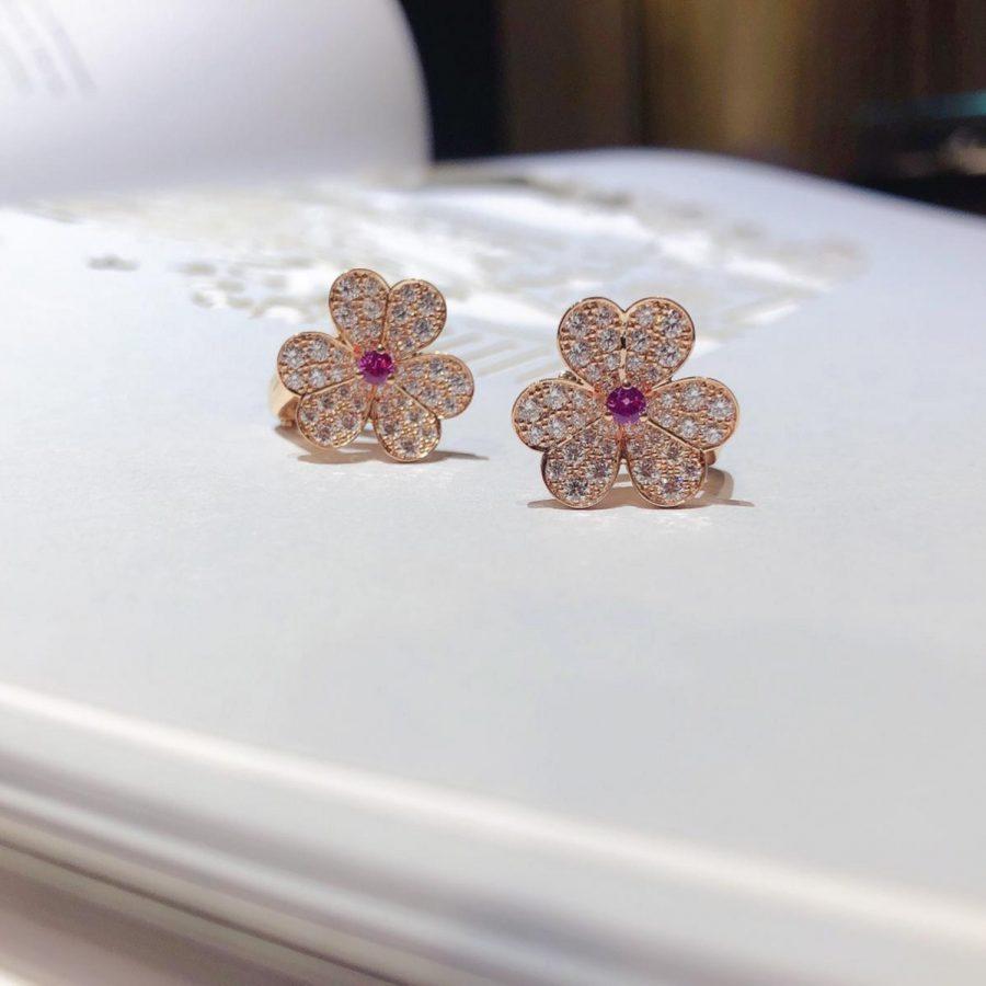 [ECHO ]FRIVOLE PINK GOLD FLOWER DIAMOND EARRINGS