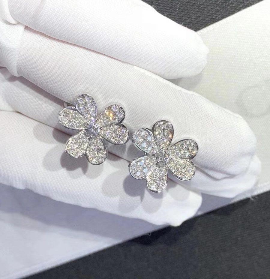 [ECHO ]FRIVOLE SILVER FLOWER DIAMOND EARRINGS