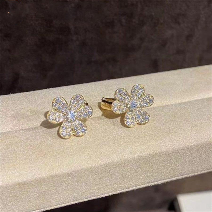 [ECHO ]FRIVOLE GOLD FLOWER DIAMOND EARRINGS