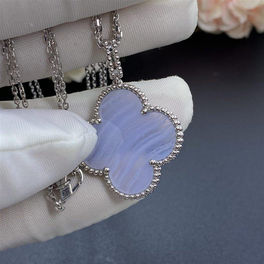 [ECHO ]CLOVER SILVER CHALCEDONY BIG CLOVER NECKLACE