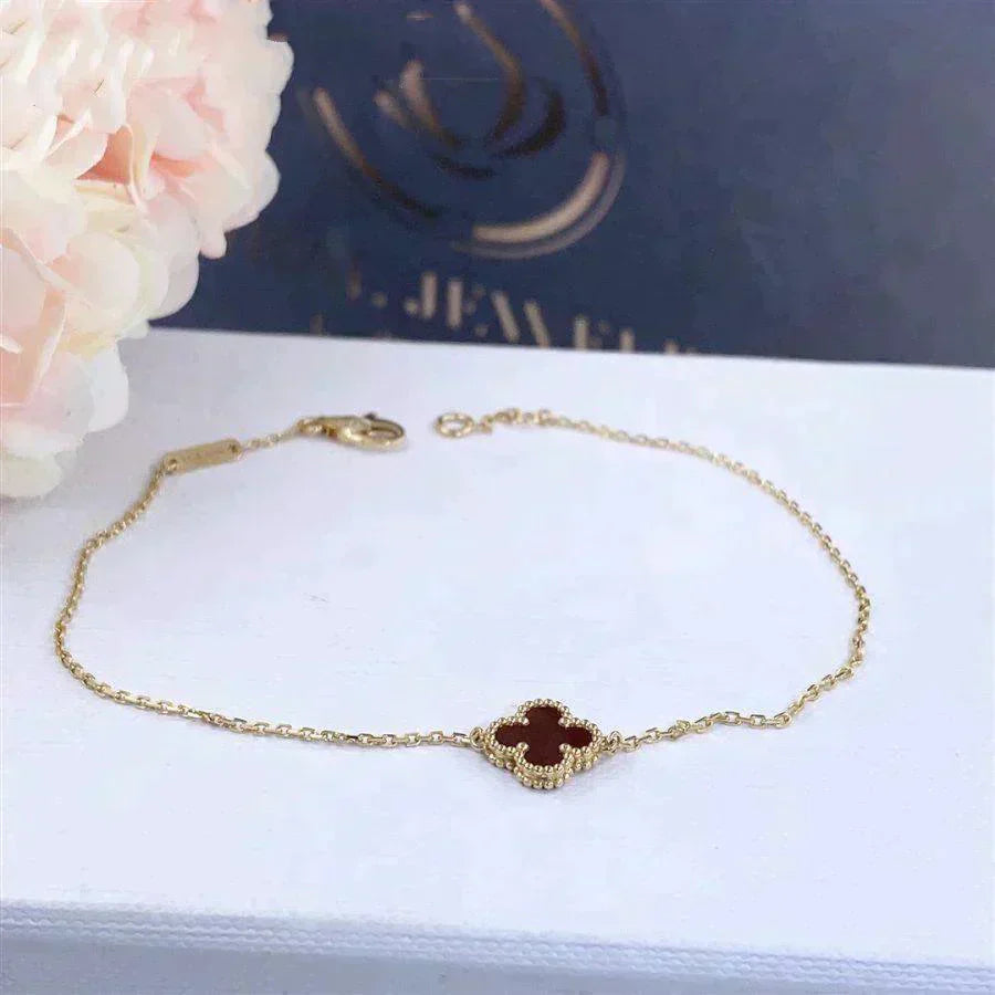 [ECHO ]CLOVER  CARNELIAN SINGLE FLOWER BRACELET