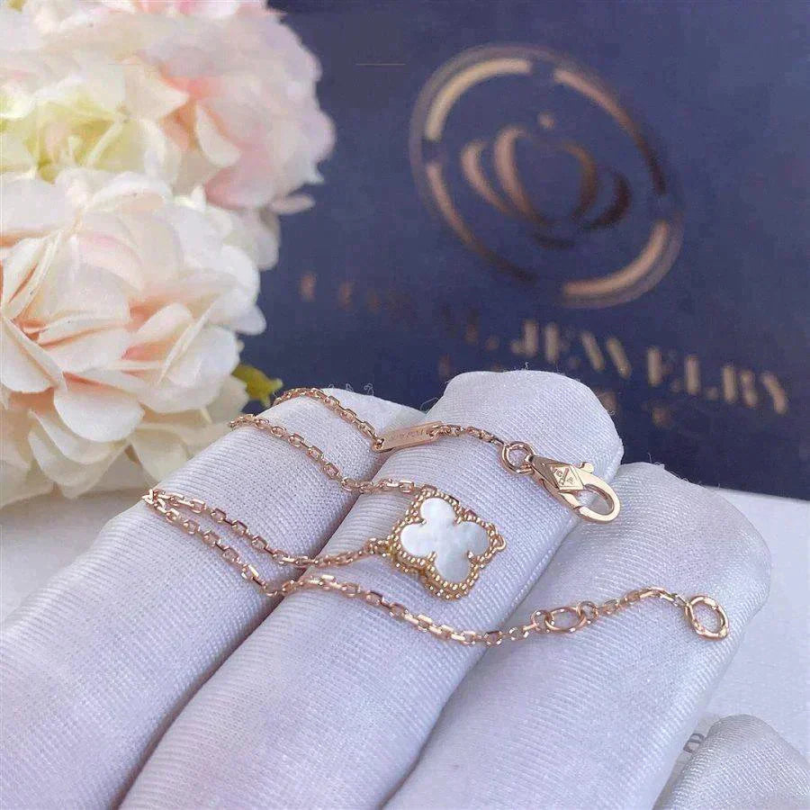 [ECHO ]CLOVER WHITE MOP SINGLE FLOWER BRACELET
