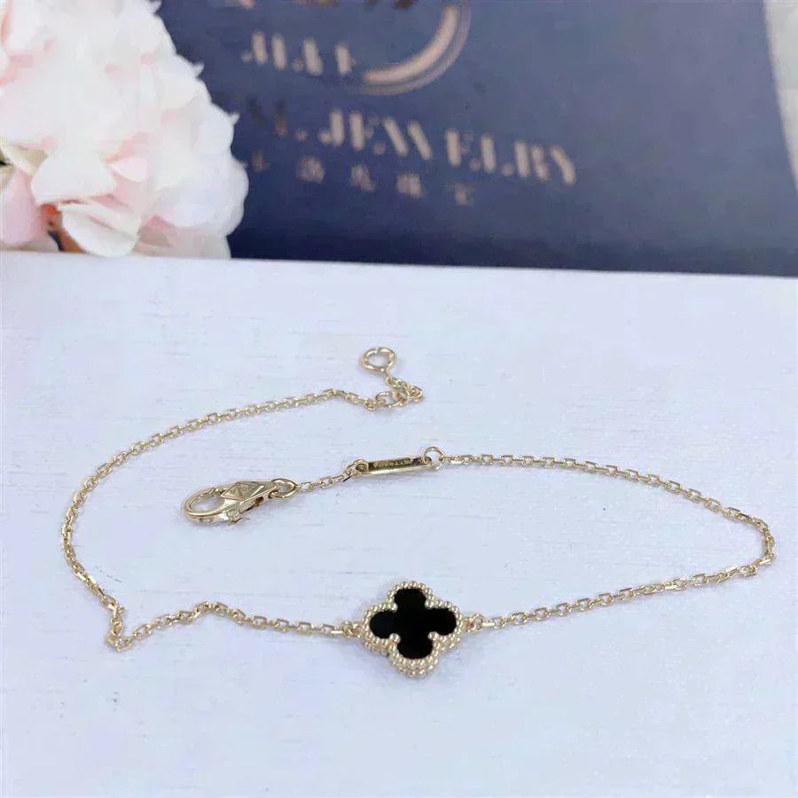 [ECHO ]CLOVER ONYX SINGLE FLOWER BRACELET