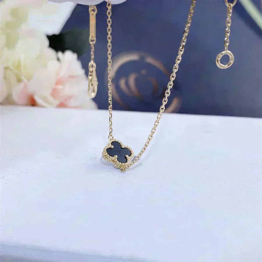 [ECHO ]CLOVER ONYX SINGLE FLOWER BRACELET